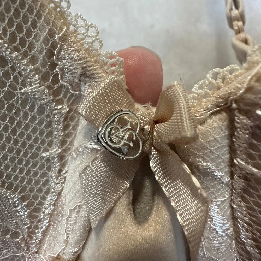 Victoria's Secret Perfect Shape 34D Beige‎ Lace Padded Underwire Coquette